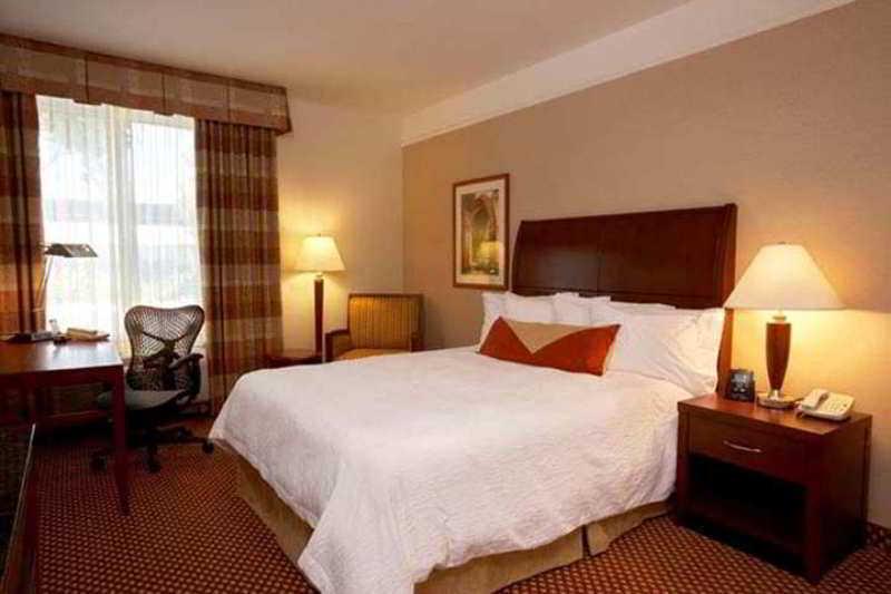 Hilton Garden Inn Cincinnati/Sharonville Exterior photo