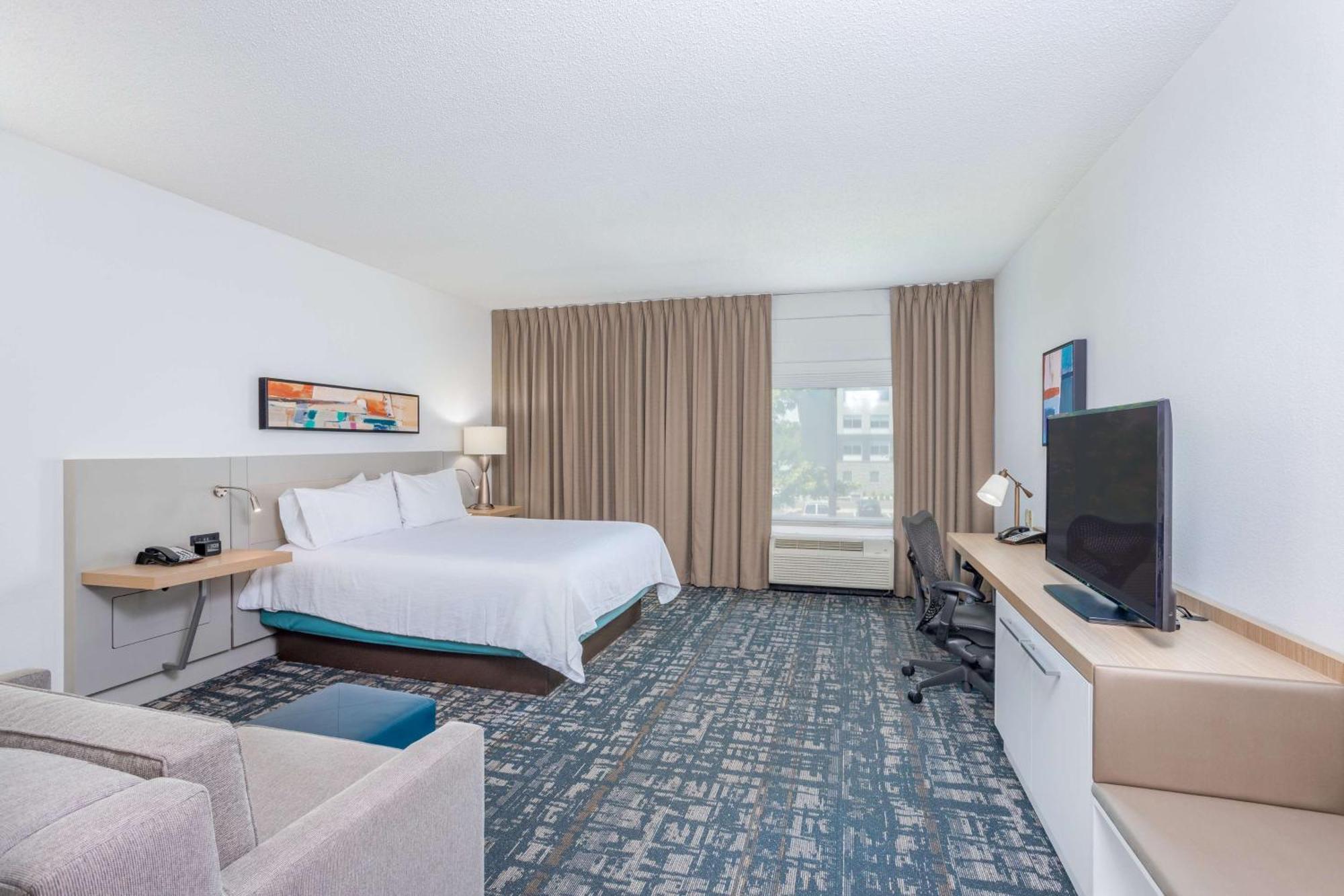Hilton Garden Inn Cincinnati/Sharonville Exterior photo