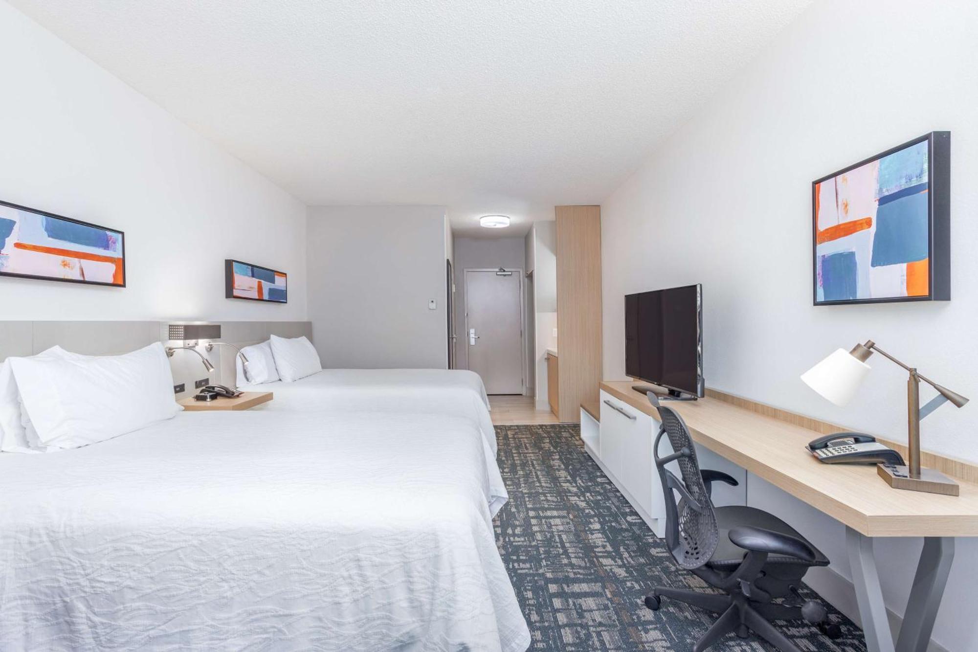 Hilton Garden Inn Cincinnati/Sharonville Exterior photo